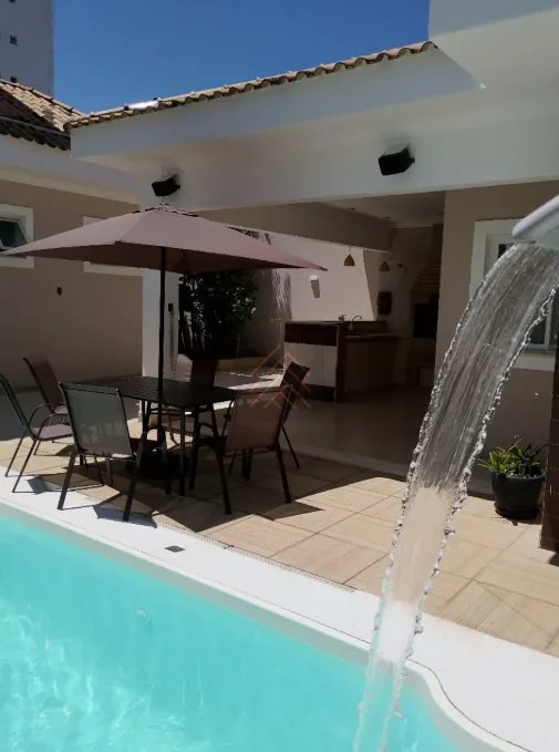 Casa de Alto Padrão à Venda no Residencial Oasis