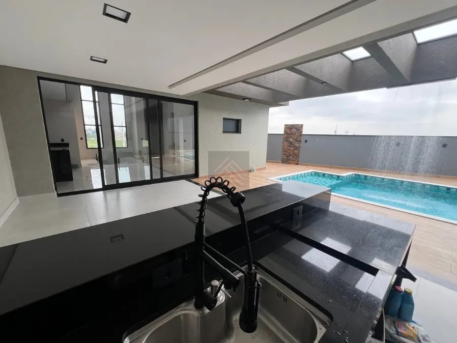 Casa de Alto Padrão no Condomínio Santa Mônica