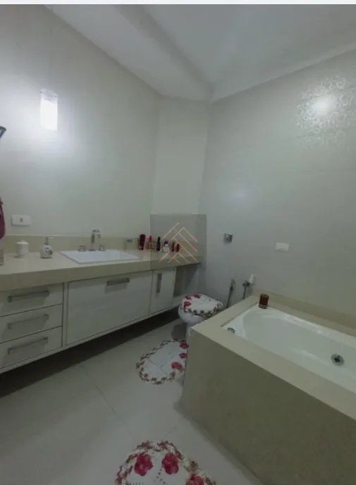 Sobrado com 4 Suítes no Condomínio Vale dos Príncipes