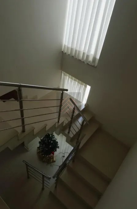 Sobrado com 4 Suítes no Condomínio Vale dos Príncipes