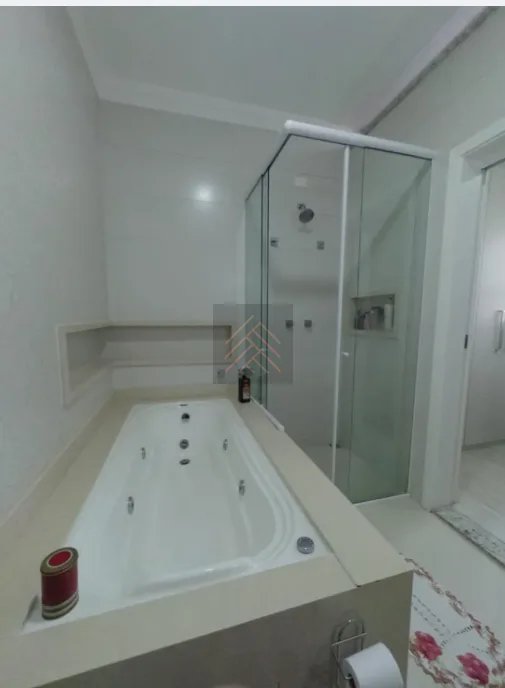 Sobrado com 4 Suítes no Condomínio Vale dos Príncipes