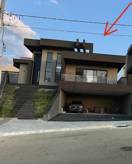 Casa de Alto Padrão no Condomínio Santa Mônica