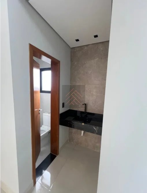 Casa de Alto Padrão no Condomínio Santa Mônica