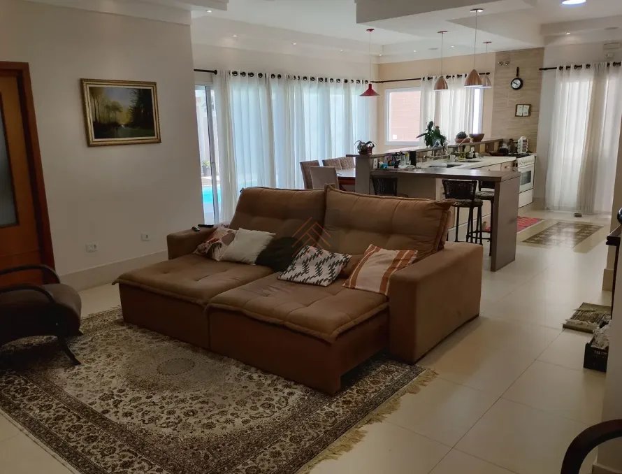 Casa de Alto Padrão à Venda no Residencial Oasis