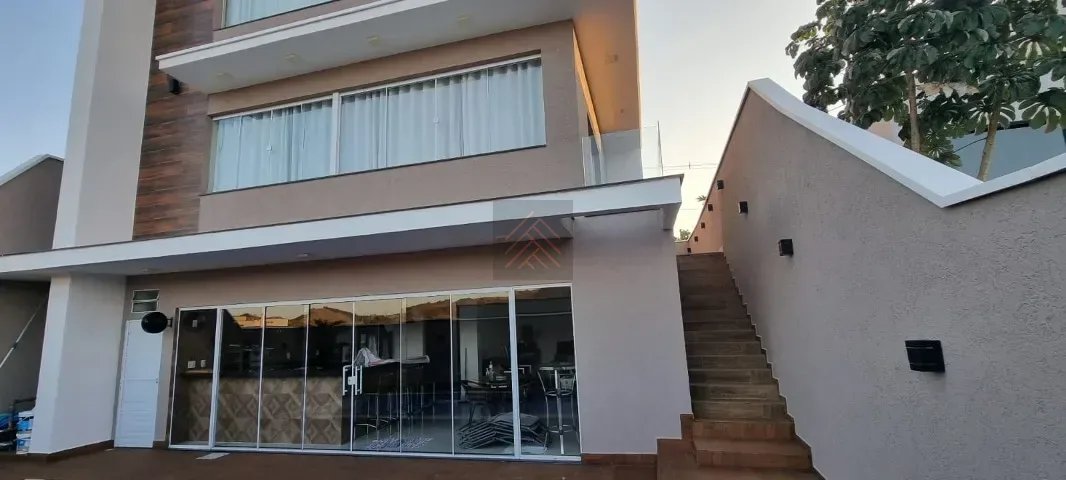 Casa no Condomínio Cyrela