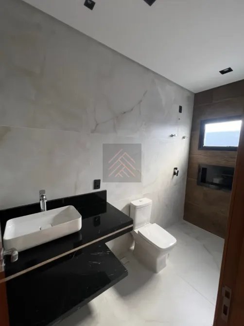 Casa de Alto Padrão no Condomínio Santa Mônica