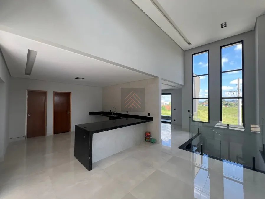 Casa de Alto Padrão no Condomínio Santa Mônica