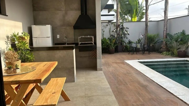 Casa de Alto Padrão no Condomínio Terras do Vale